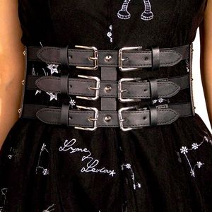 Black Veg Leather 6 Silver Buckle Cinch Cage Belt